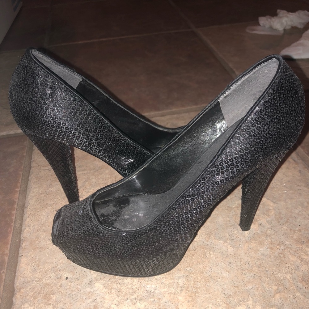 NINE WEST SEQUIN HEELS